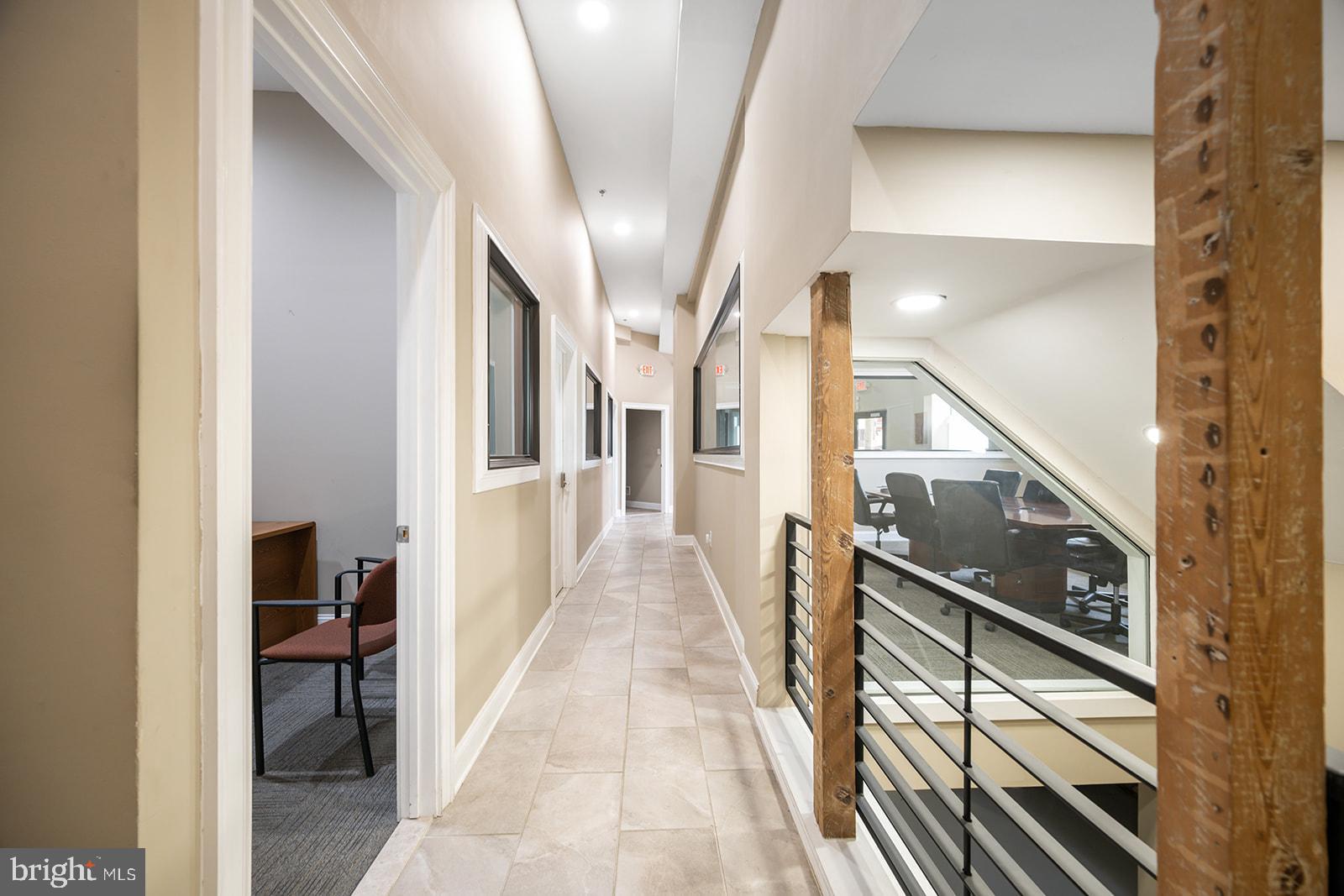 UNIVERSITY CITY - Commercial Lease