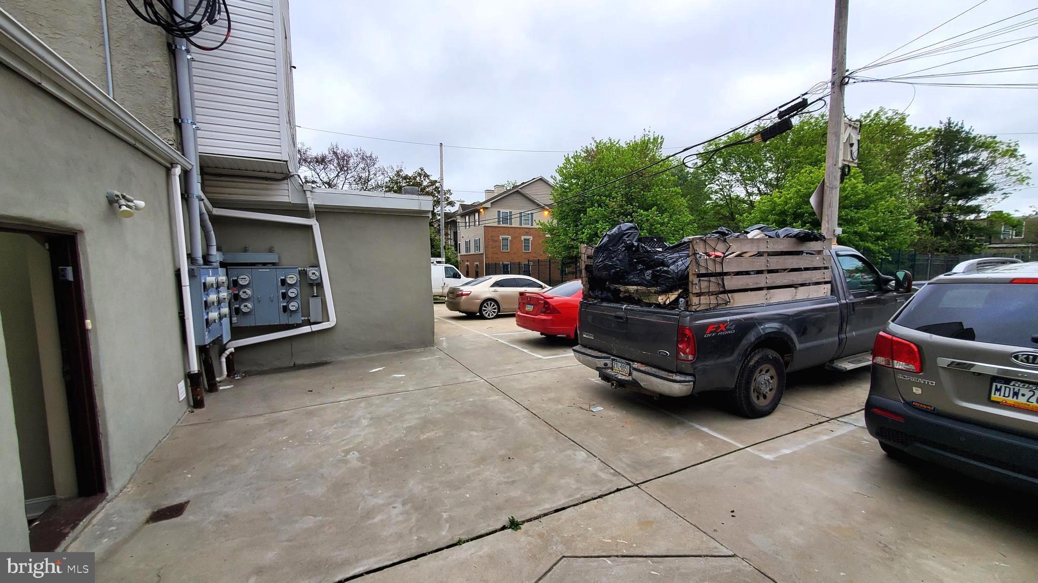 UNIVERSITY CITY - Commercial Lease