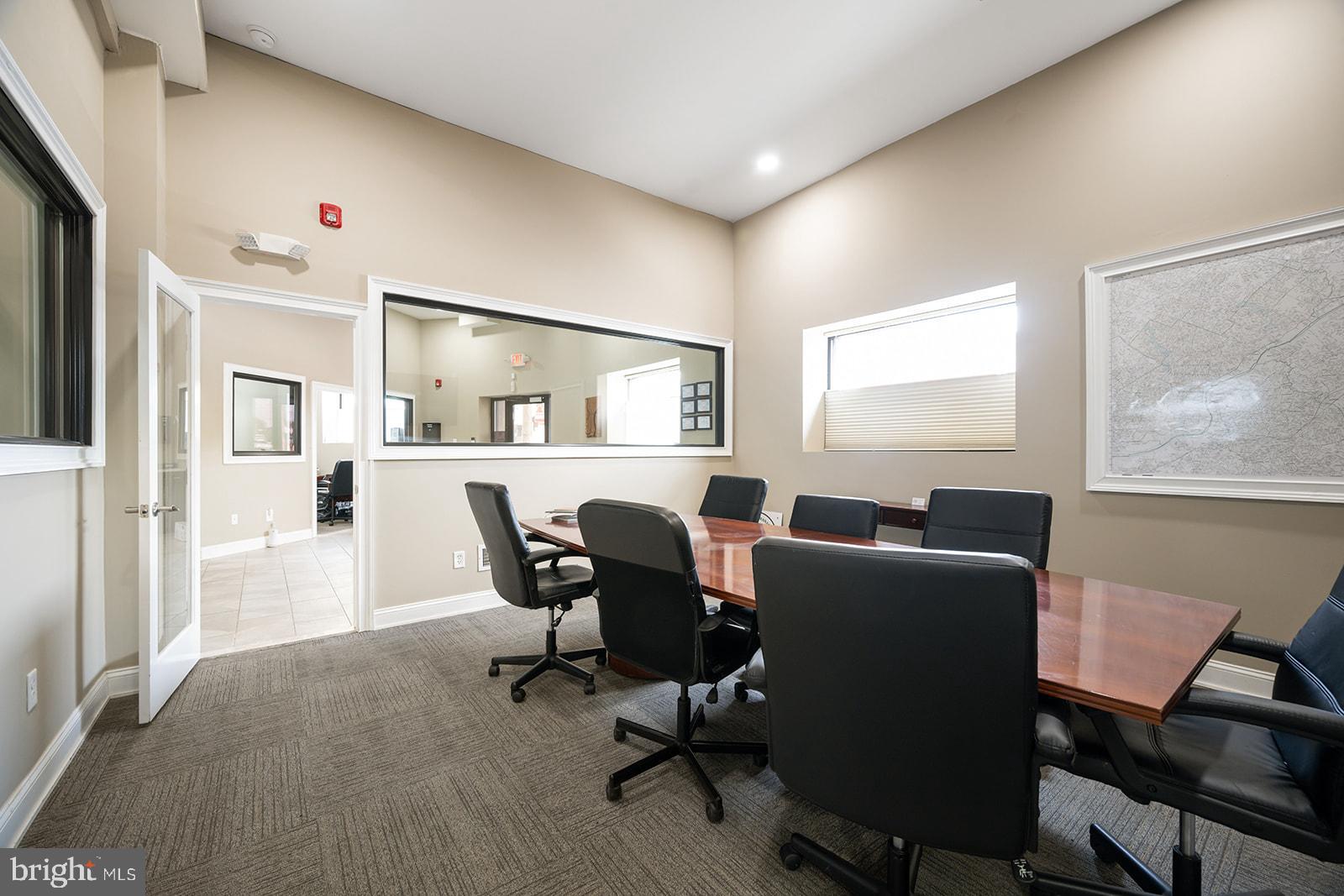 UNIVERSITY CITY - Commercial Lease