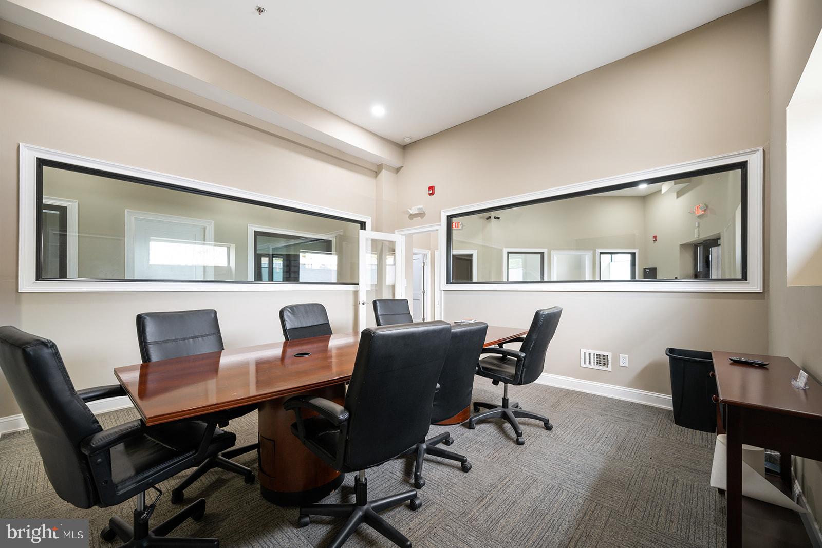 UNIVERSITY CITY - Commercial Lease