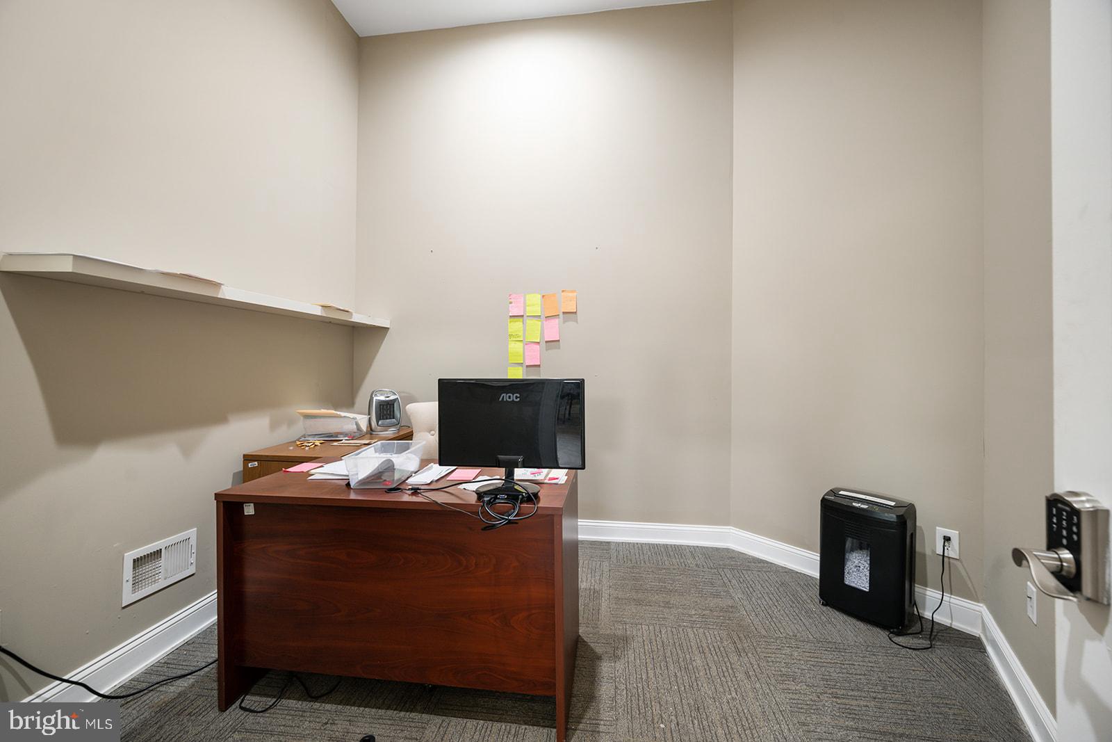 UNIVERSITY CITY - Commercial Lease