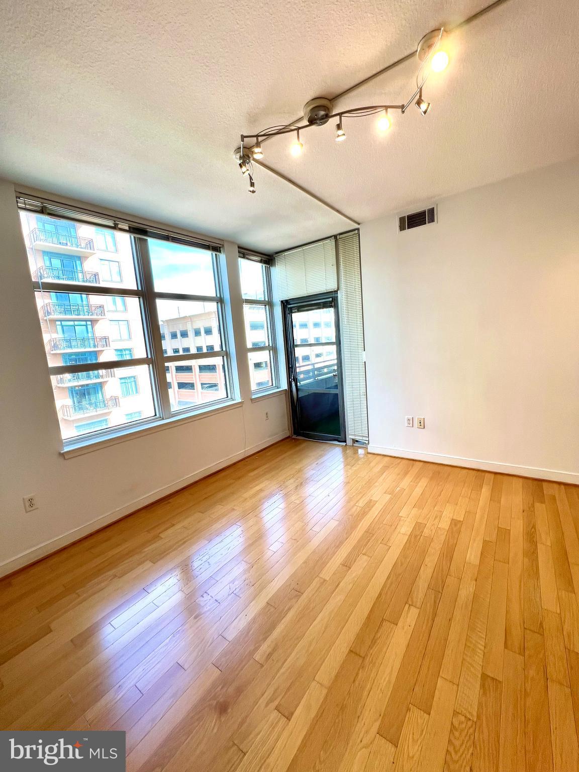 NATIONAL HARBOR - Residential