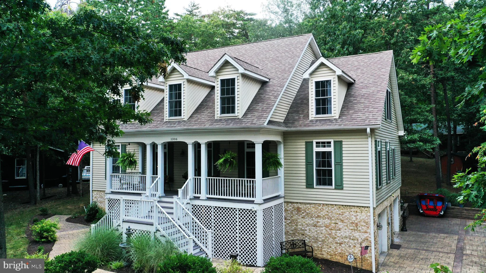 1306 Lakeview Drive, Cross Junction, VA 22625
