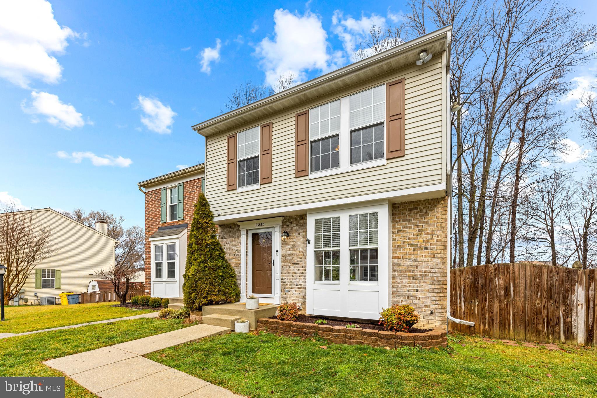 FOUR SEASONS ESTATES - Residential