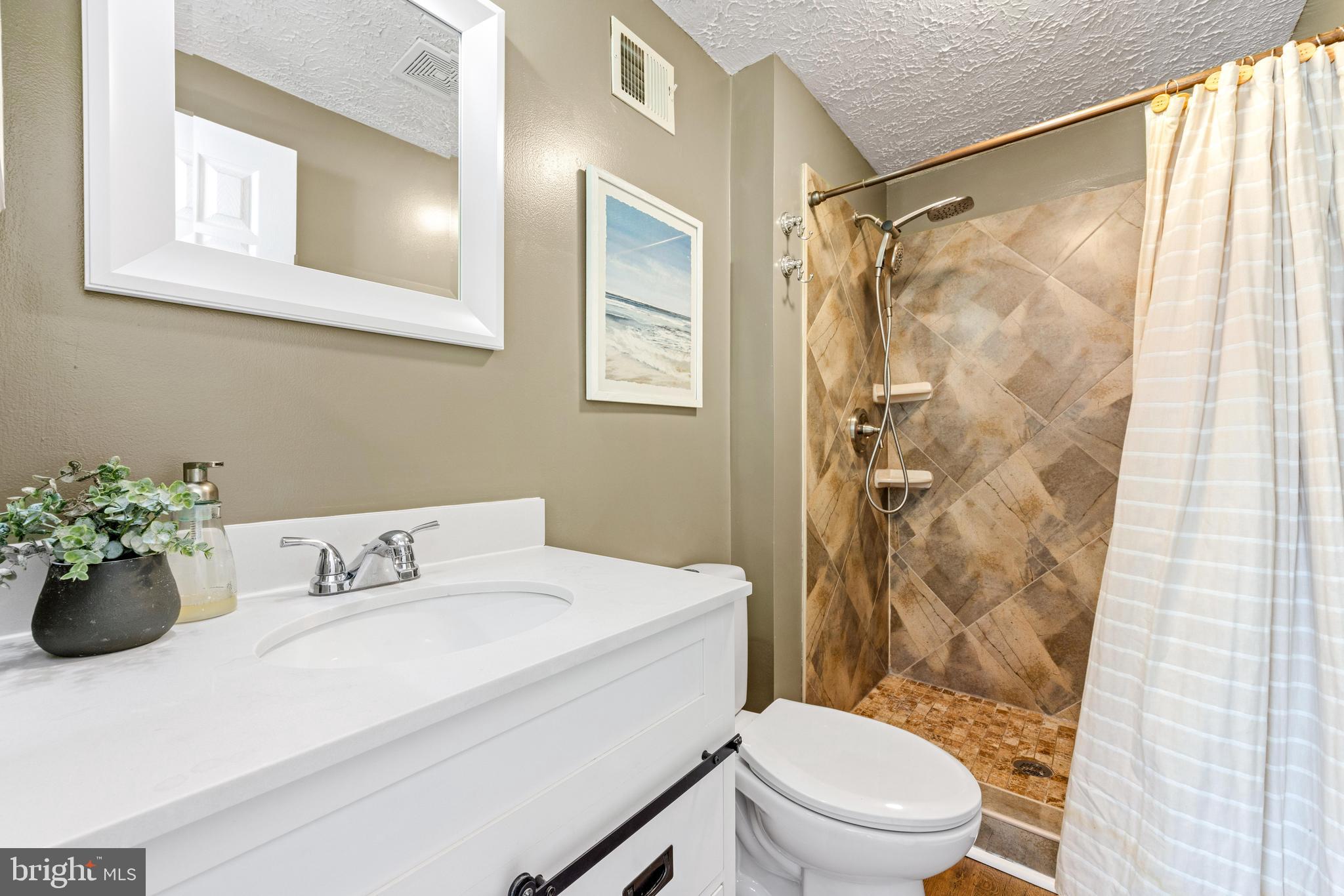 FOUR SEASONS ESTATES - Residential