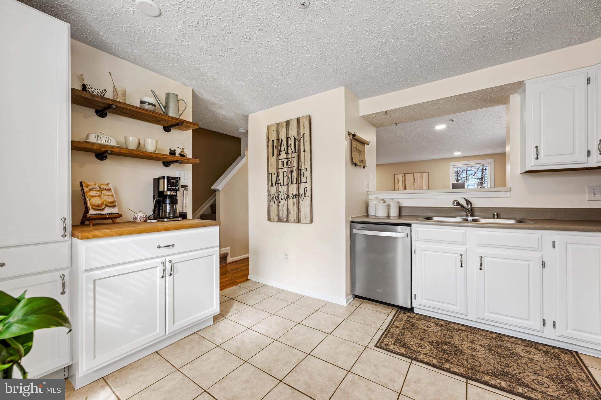 FOUR SEASONS ESTATES - Residential