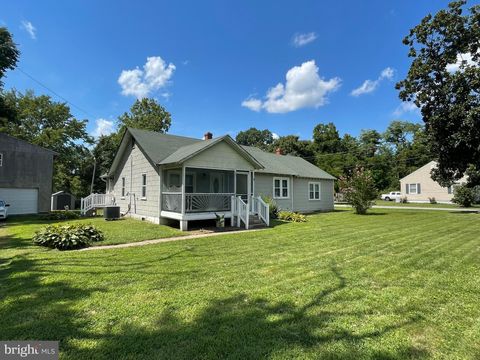 Homes For Rent - 6062 Potomac Drive<br/> KING GEORGE, VA 22485