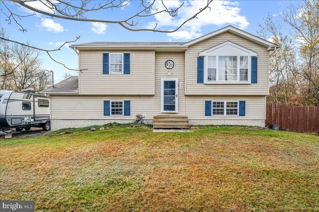 Photo of 204 Center Drive, BLAKESLEE, PA 18610 (MLS # PAMR2005778)