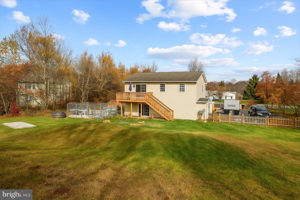 Photo of 204 Center Drive, BLAKESLEE, PA 18610 (MLS # PAMR2005778)