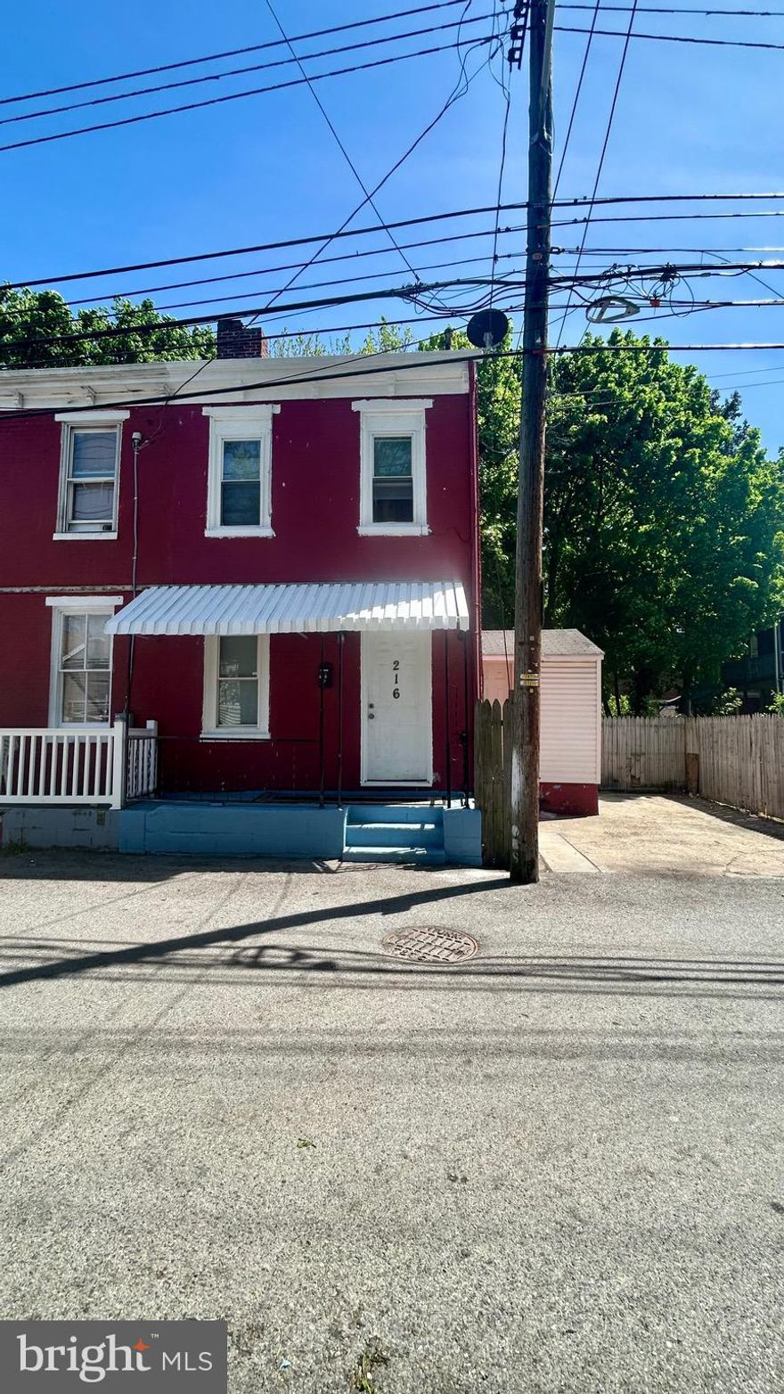Great opportunity to add to your investment portfolio or begin your investment journey with this low maintenance property. This  duplex offers two bedrooms, a full bathroom on the main living level and carefree exterior maintenance. 
Off street parking can hold up to two vehicles.