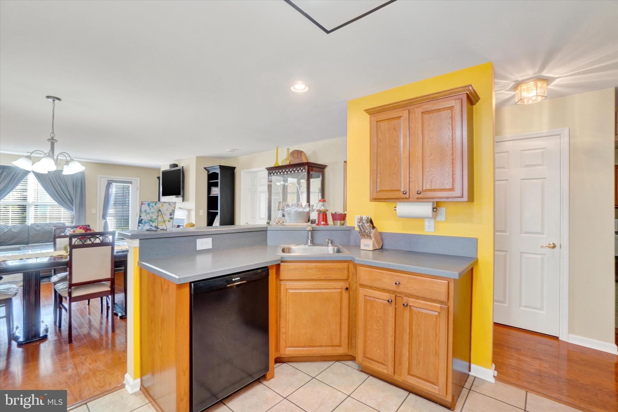 FOUR SEASONS AT ELM TREE - Residential