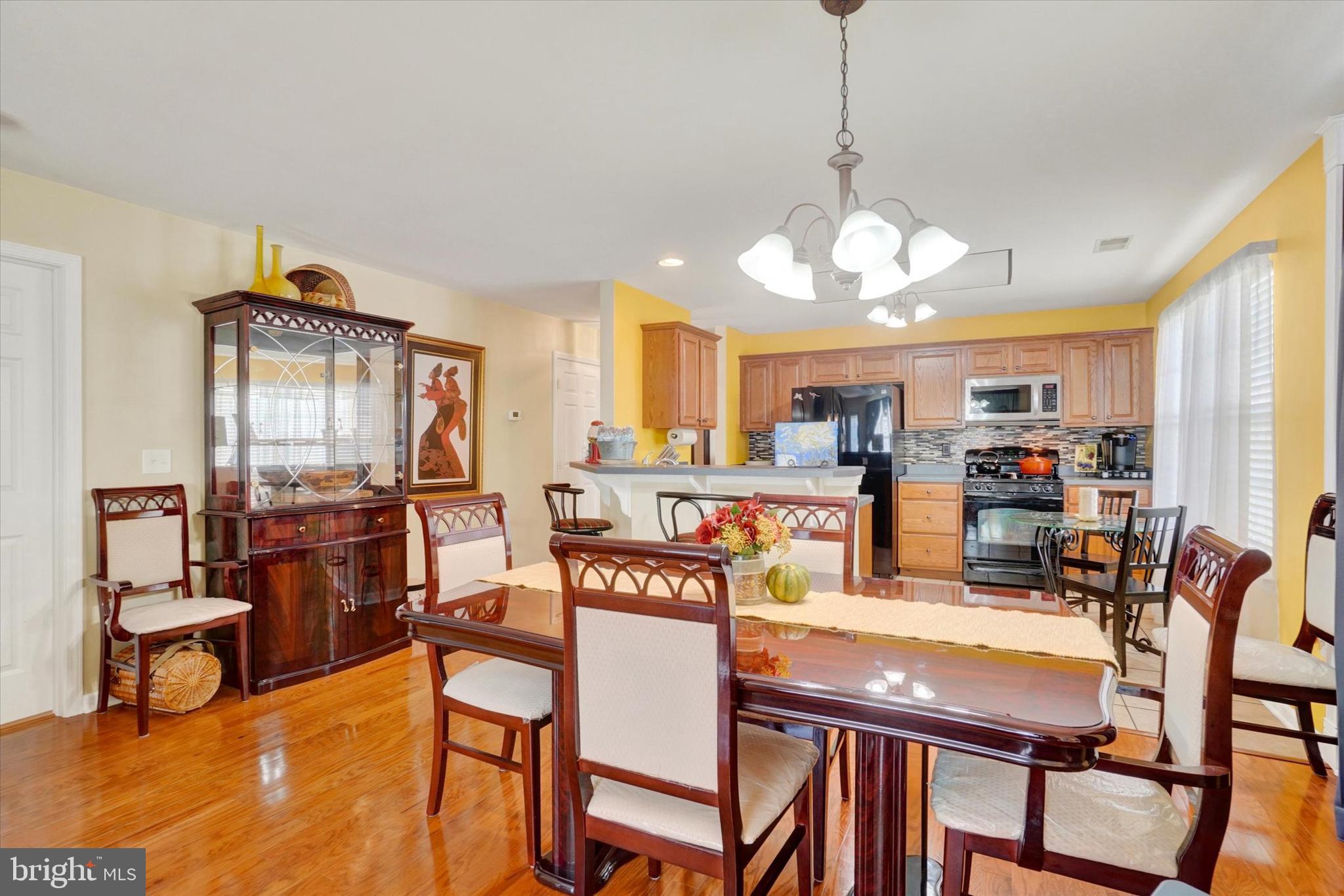 FOUR SEASONS AT ELM TREE - Residential