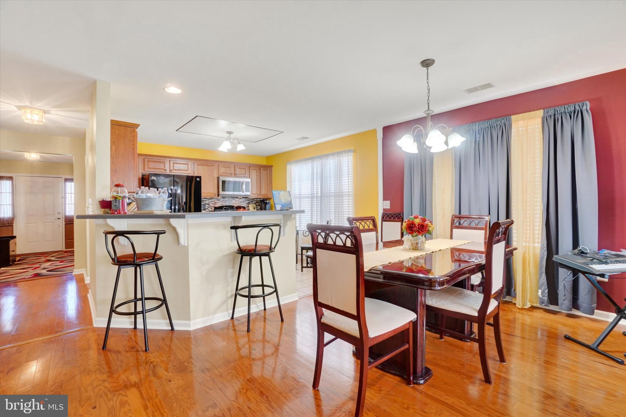 FOUR SEASONS AT ELM TREE - Residential