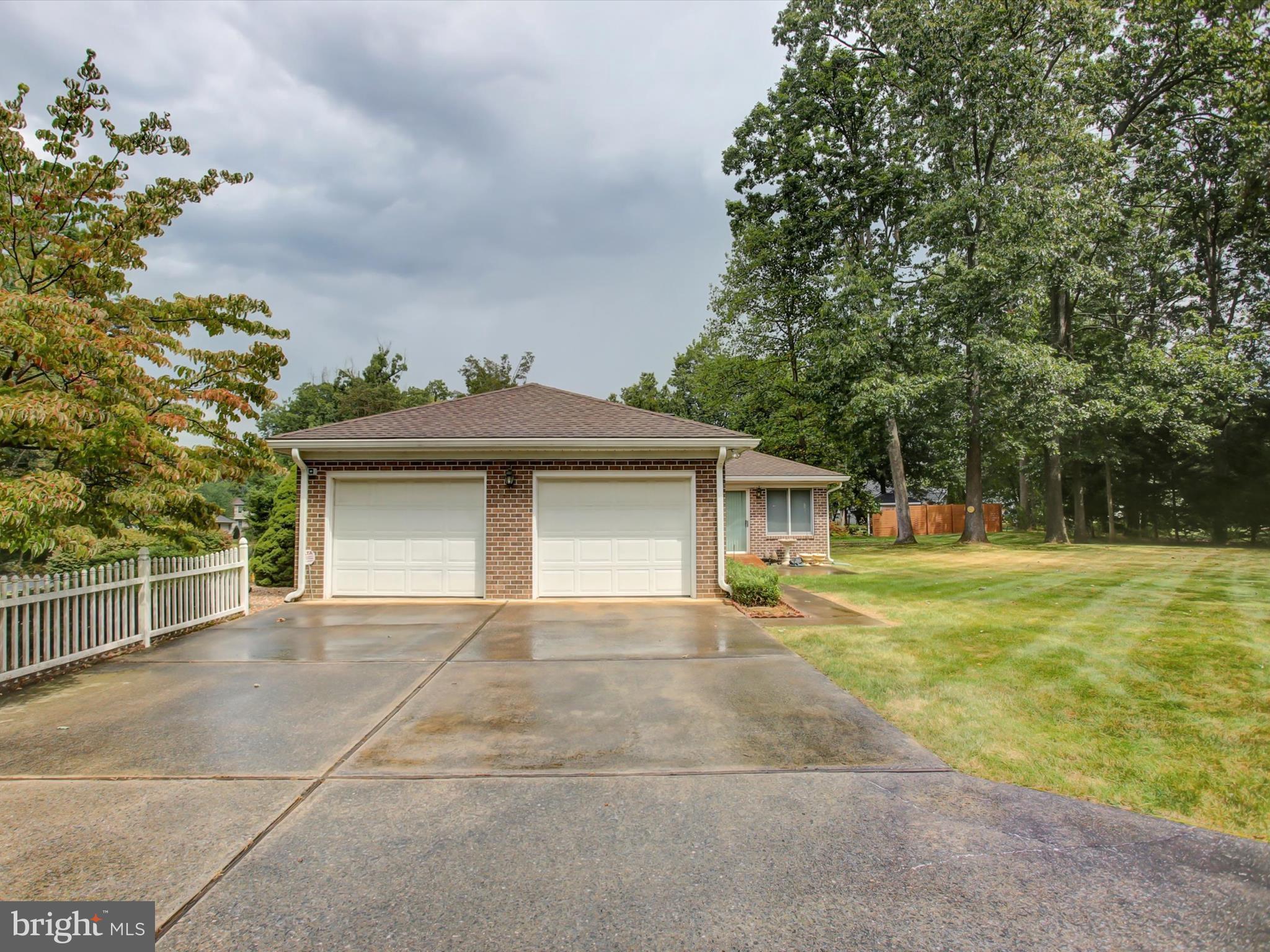 PENN NATIONAL GOLF COURSE COMMUNITY - Residential