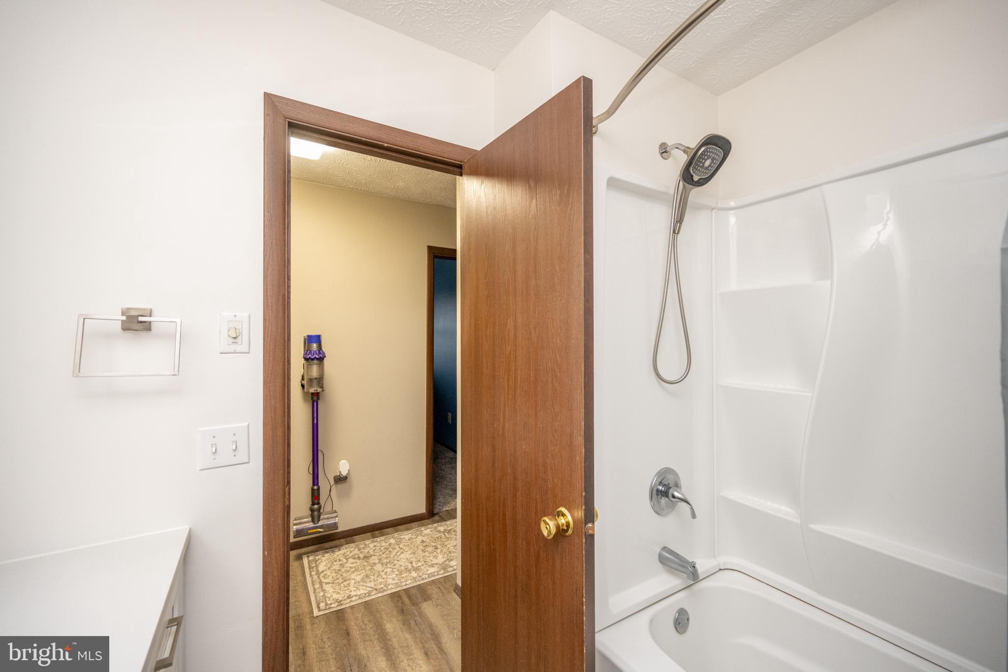 MITCHELL MANOR - Residential