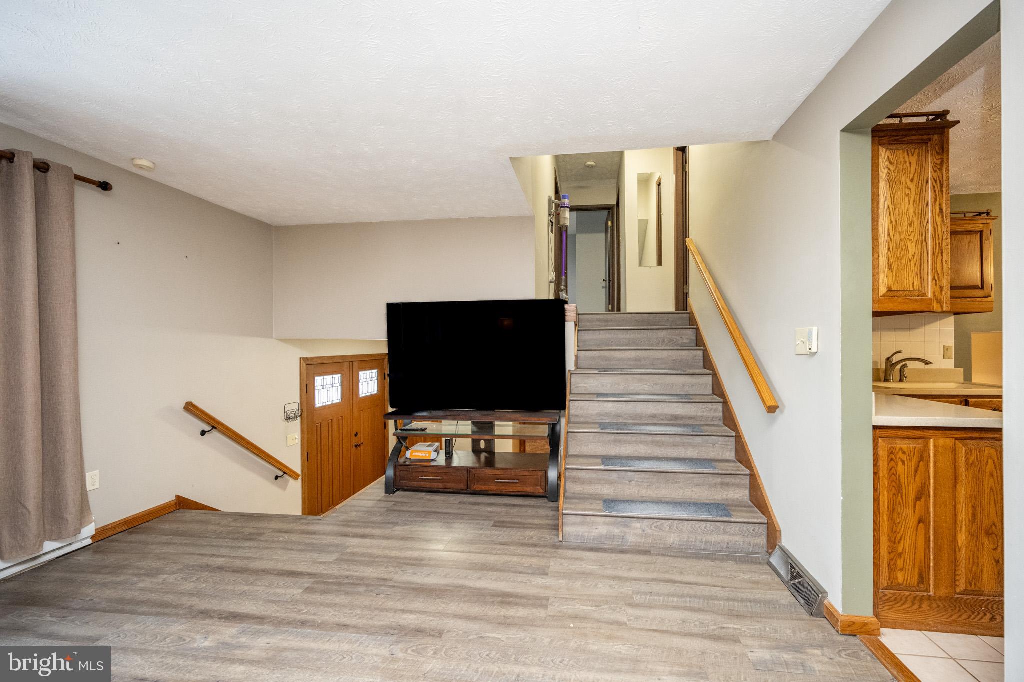 MITCHELL MANOR - Residential