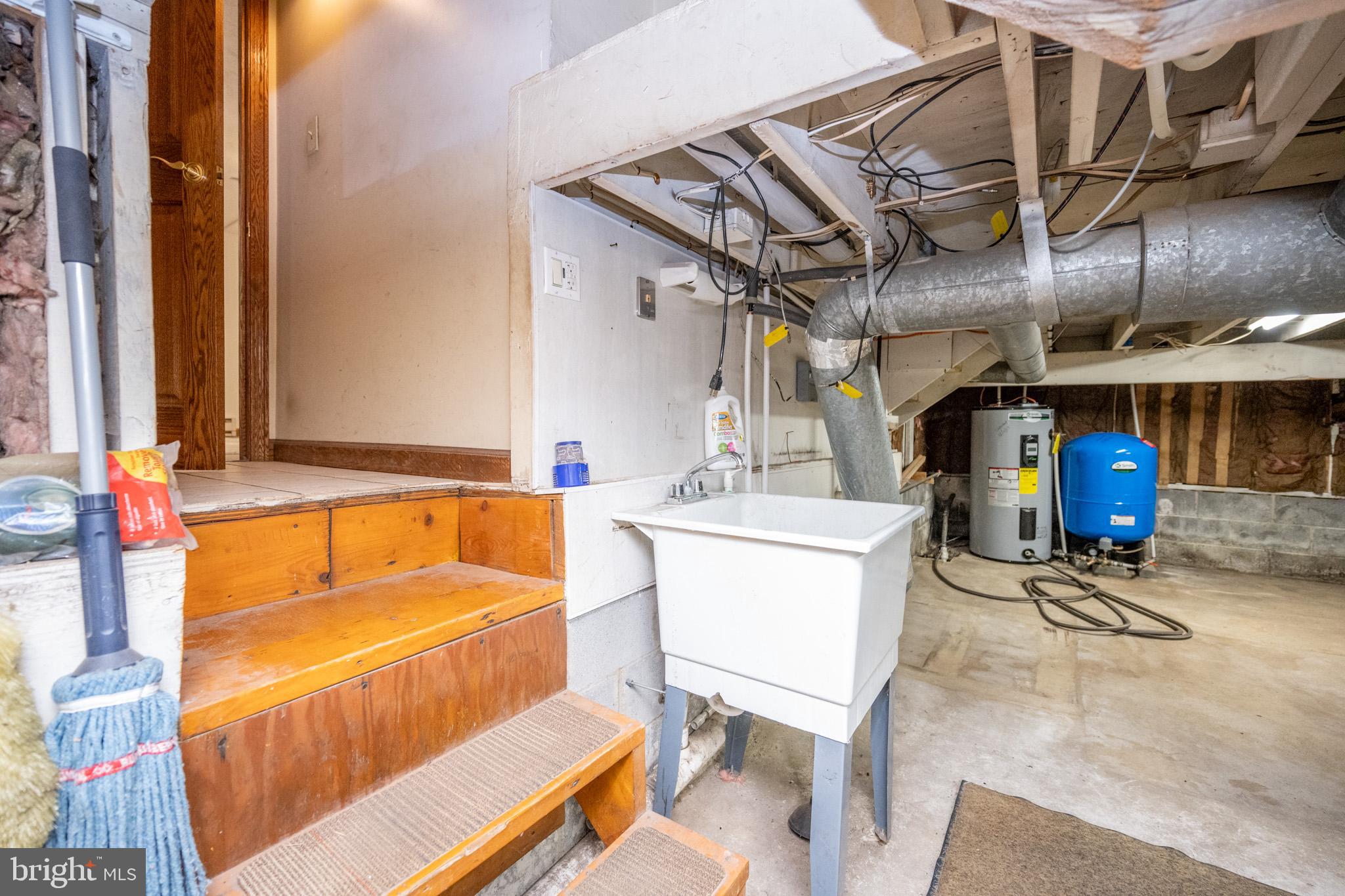 MITCHELL MANOR - Residential