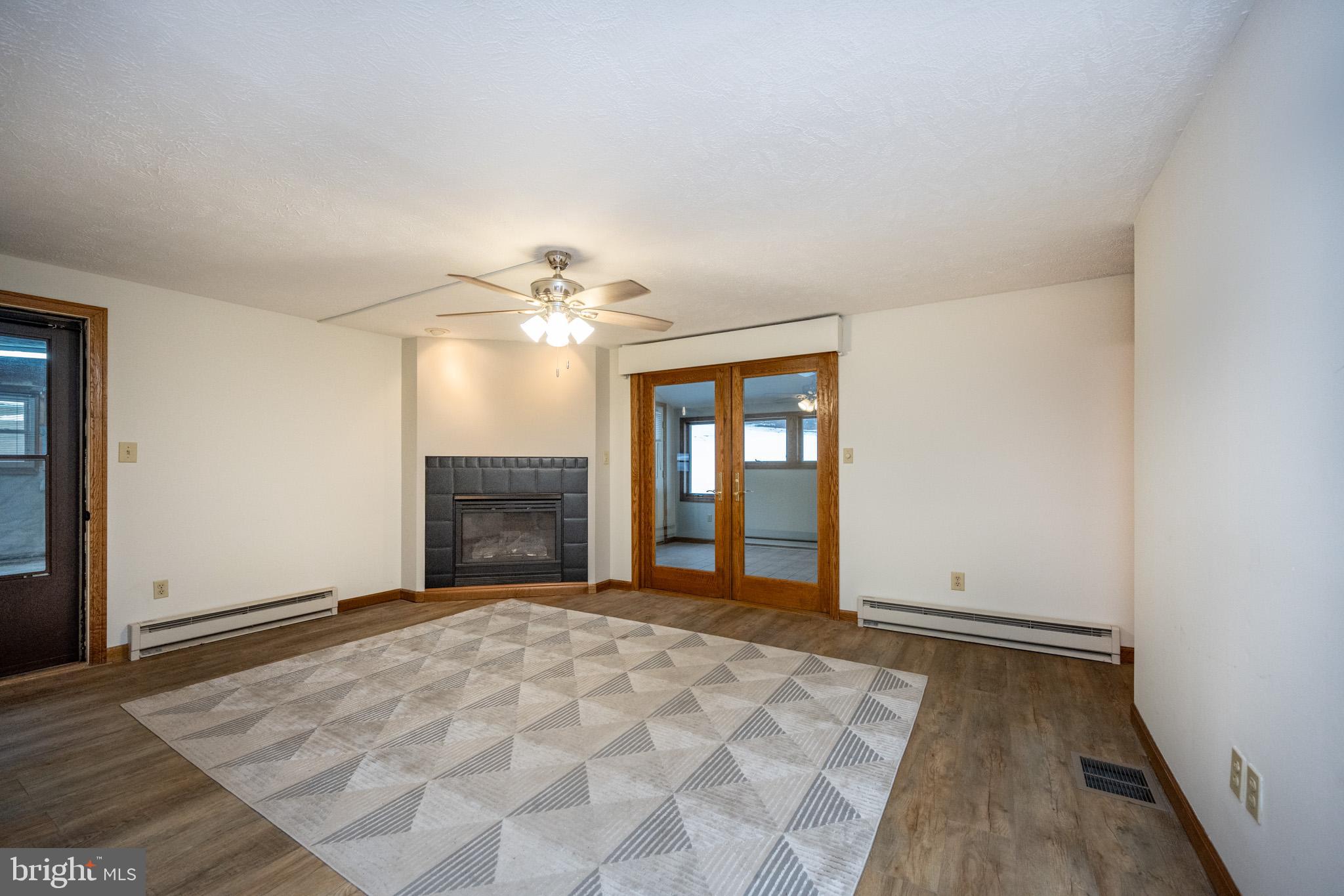 MITCHELL MANOR - Residential