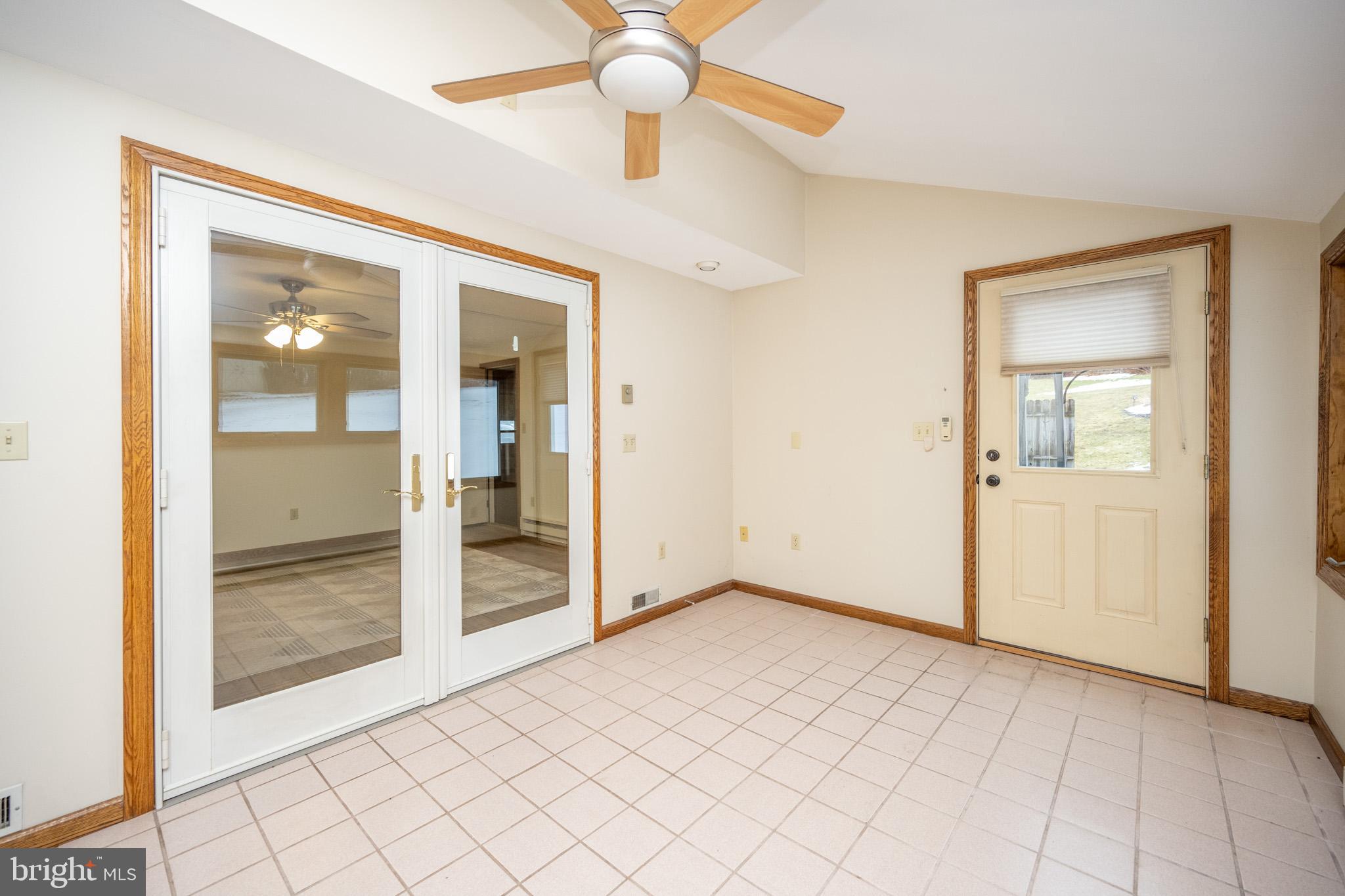 MITCHELL MANOR - Residential