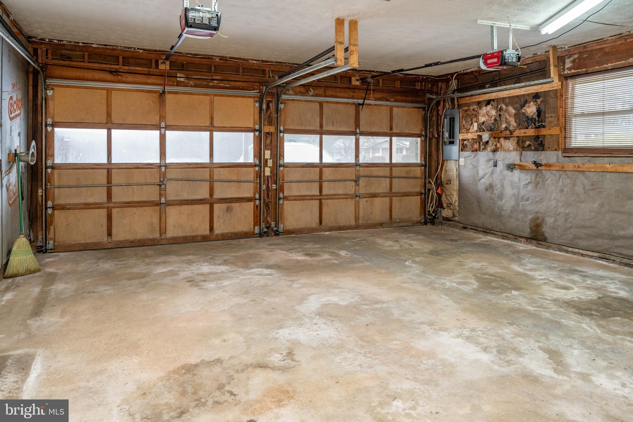 MITCHELL MANOR - Residential