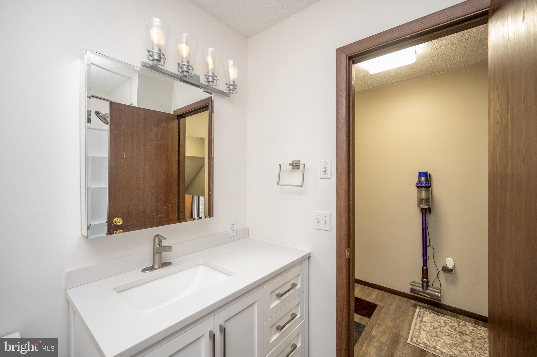 MITCHELL MANOR - Residential