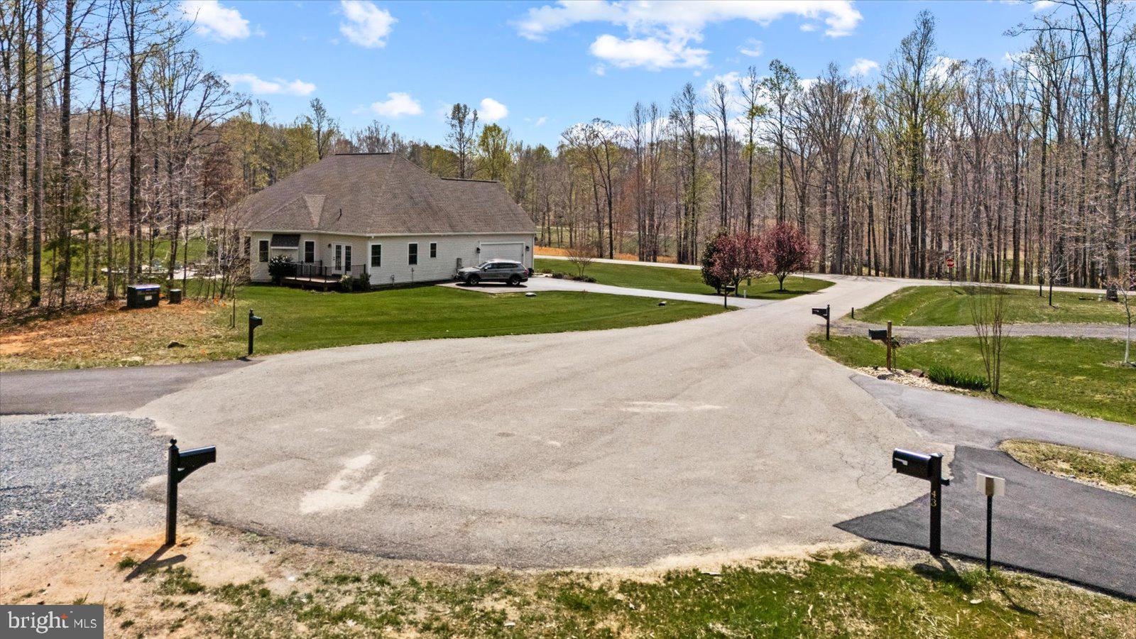 DEEP CREEK CIRCLE