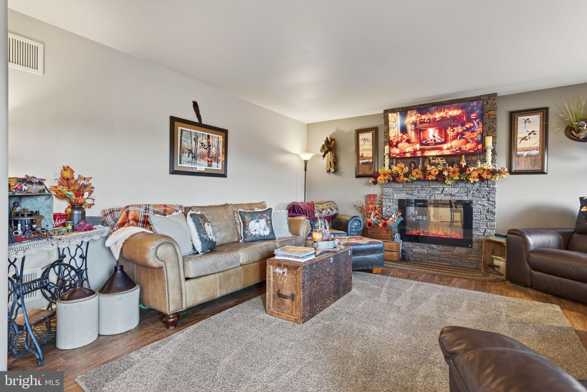 CHATHAM CREEK - Residential