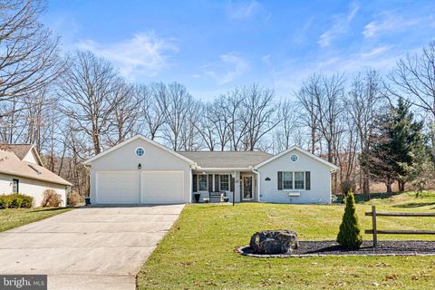 Photo of 6839 Fairway Drive E, FAYETTEVILLE, PA 17222 (MLS # PAFL2033302)