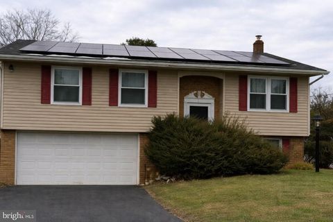 707 WYNDAMERE ROAD LEWISBERRY PA 17339