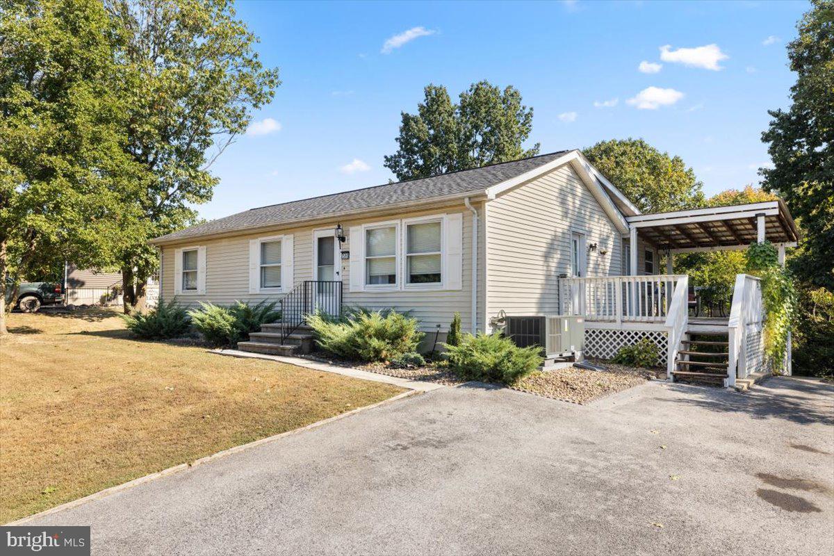 MOUNTAIN VIEW ACRES - Residential