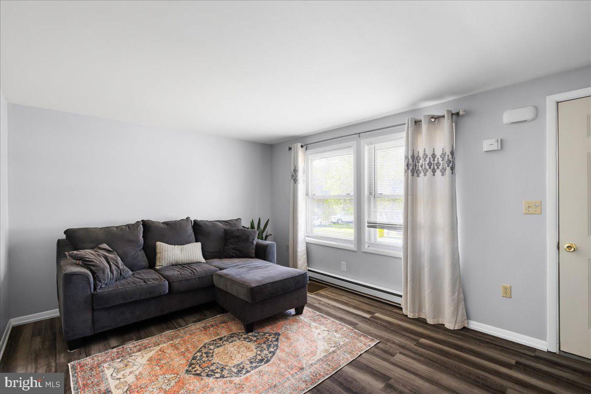 MOUNTAIN VIEW ACRES - Residential