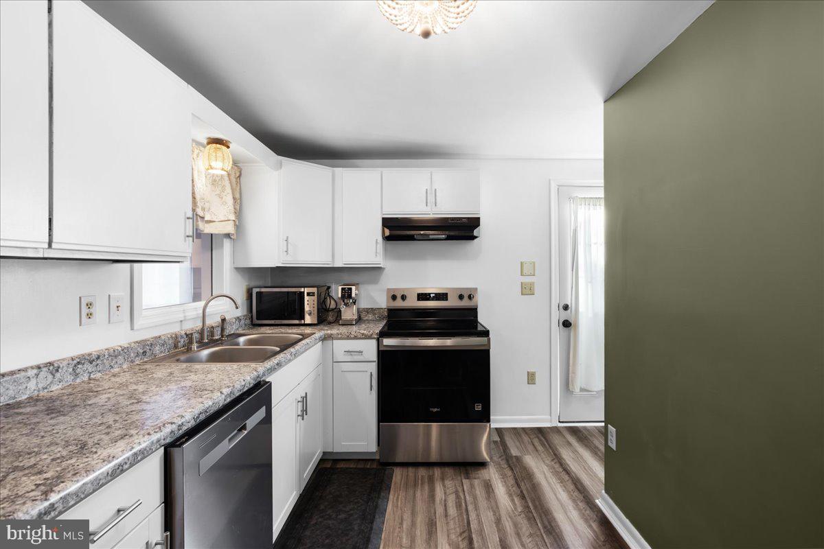 MOUNTAIN VIEW ACRES - Residential