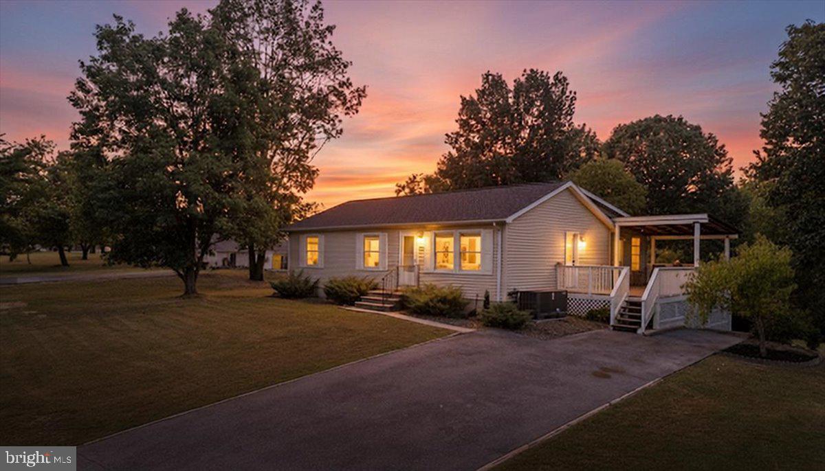 MOUNTAIN VIEW ACRES - Residential