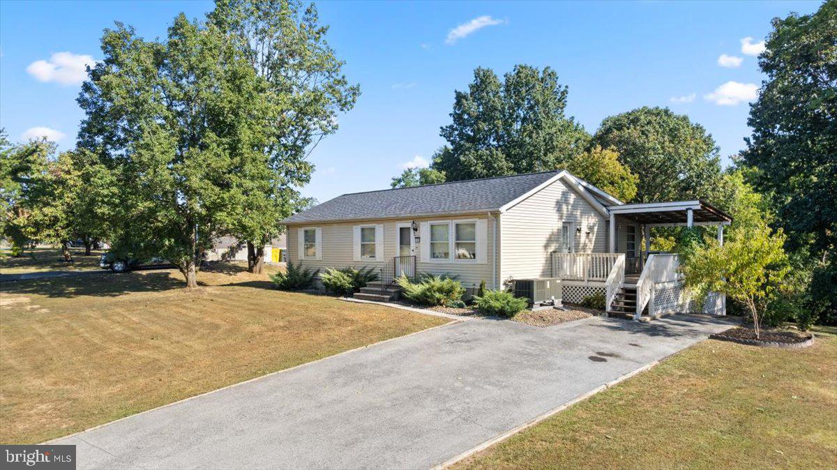 MOUNTAIN VIEW ACRES - Residential