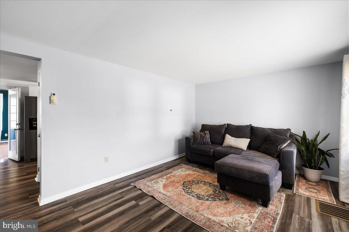 MOUNTAIN VIEW ACRES - Residential