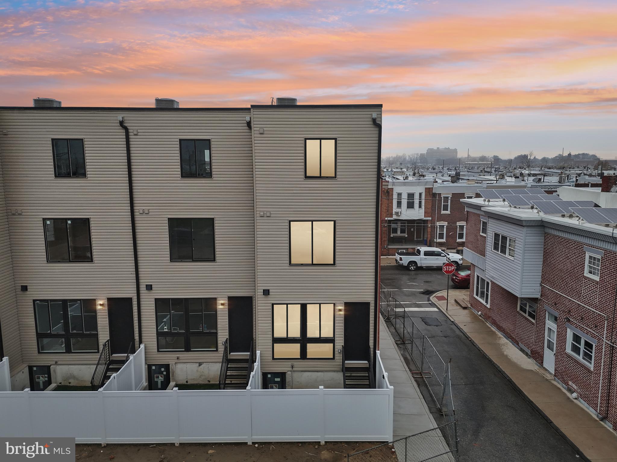 PORT RICHMOND - Residential