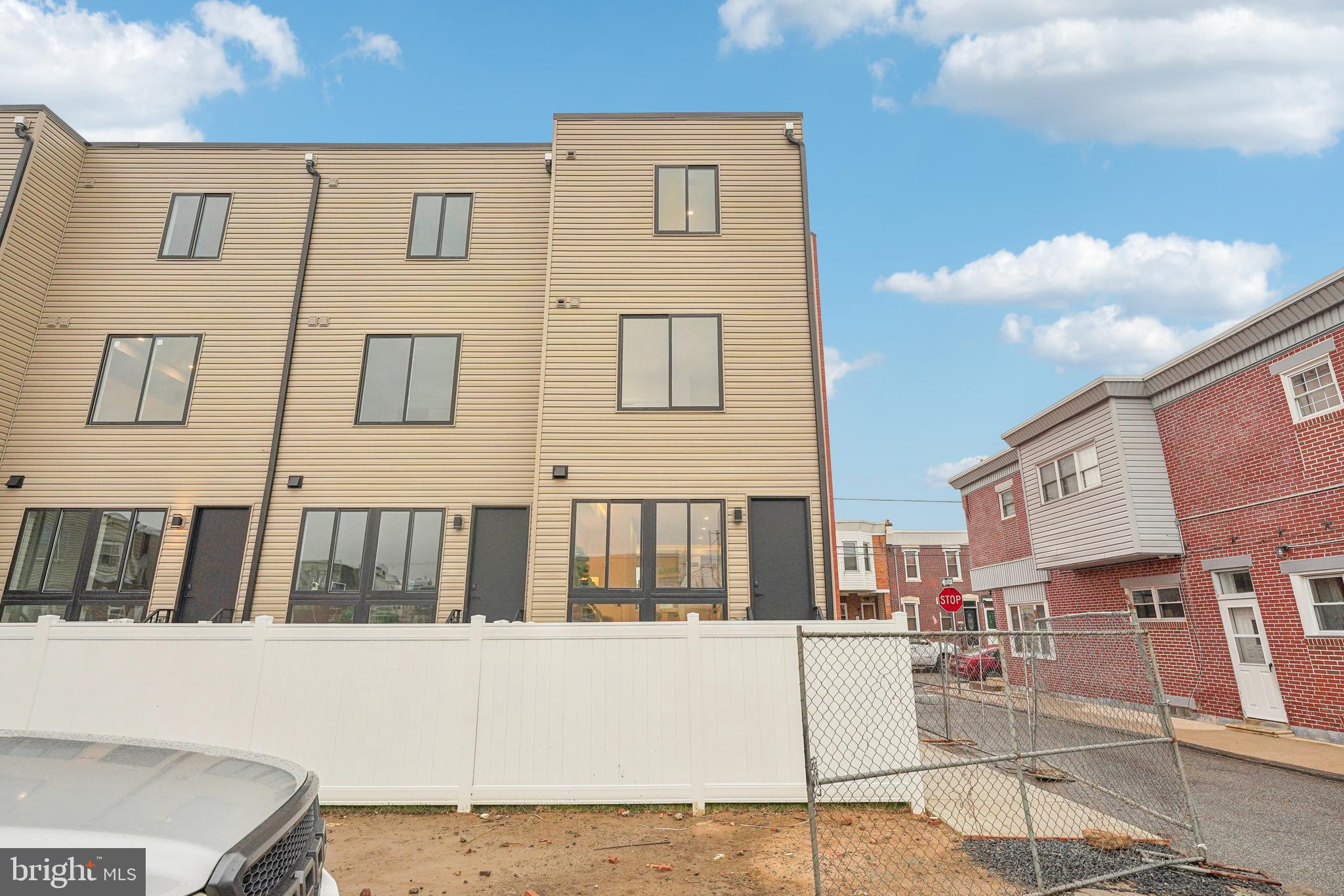 PORT RICHMOND - Residential