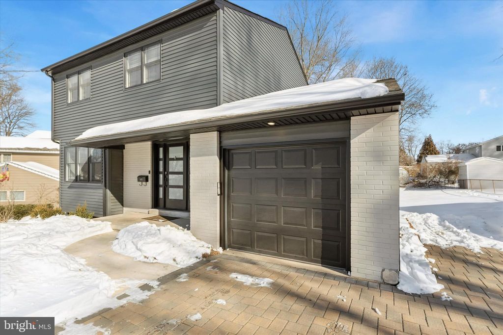 Photo of 17 Mclaughlin Drive, DOYLESTOWN, PA 18901 (MLS # PABU2113918)