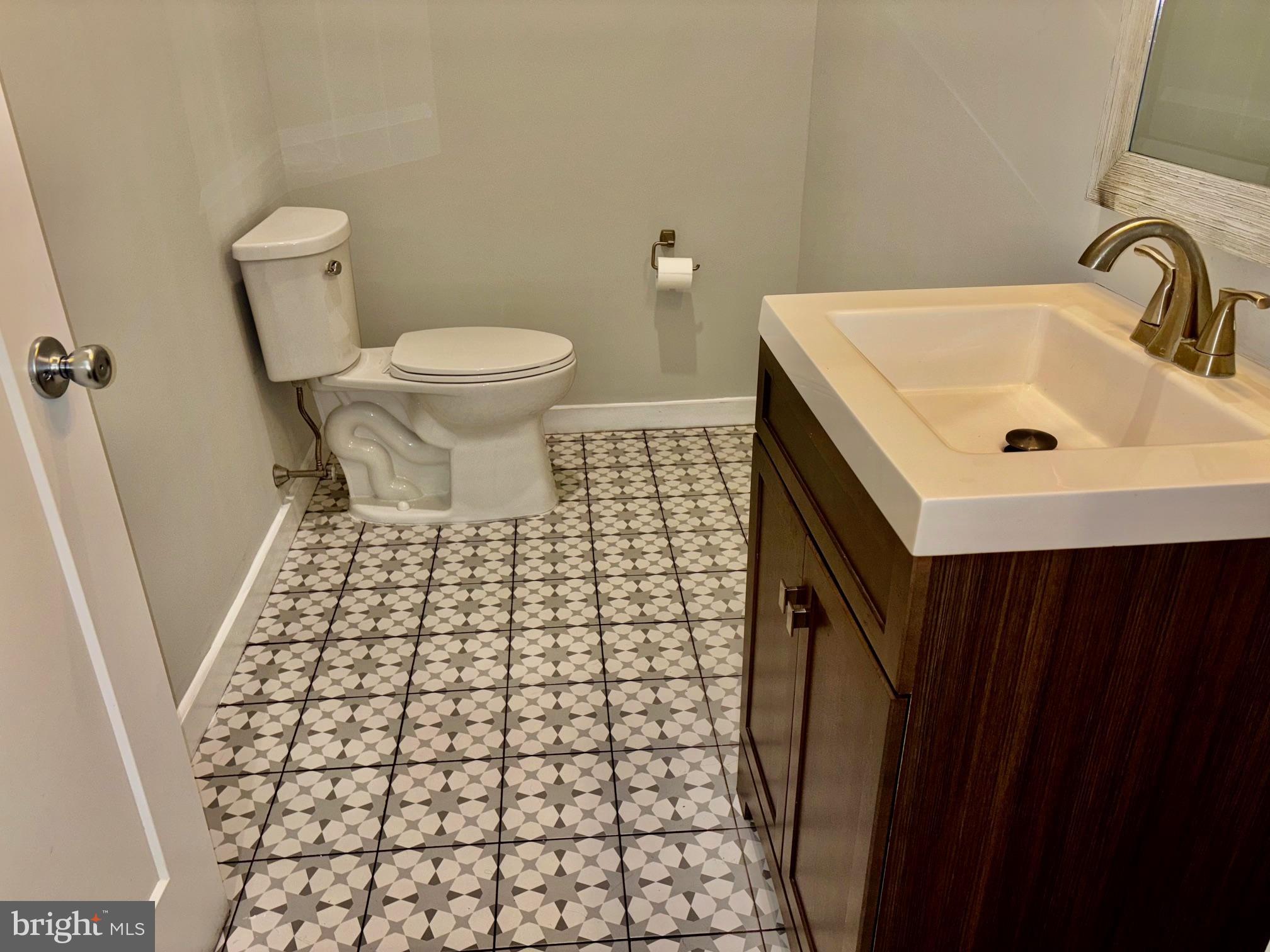 UNIVERSITY CITY - Commercial Lease