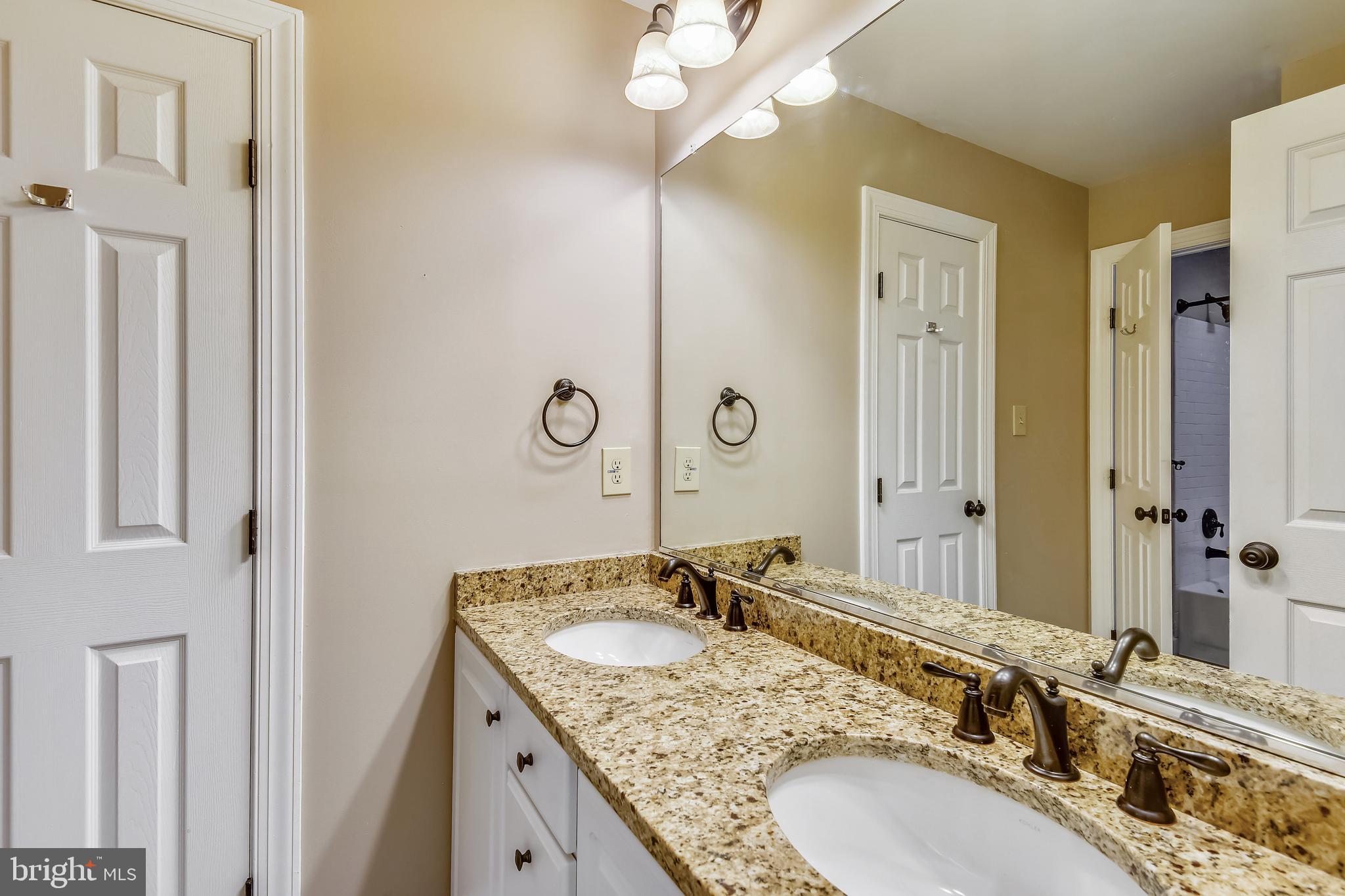 FRANKLIN FARM - Residential