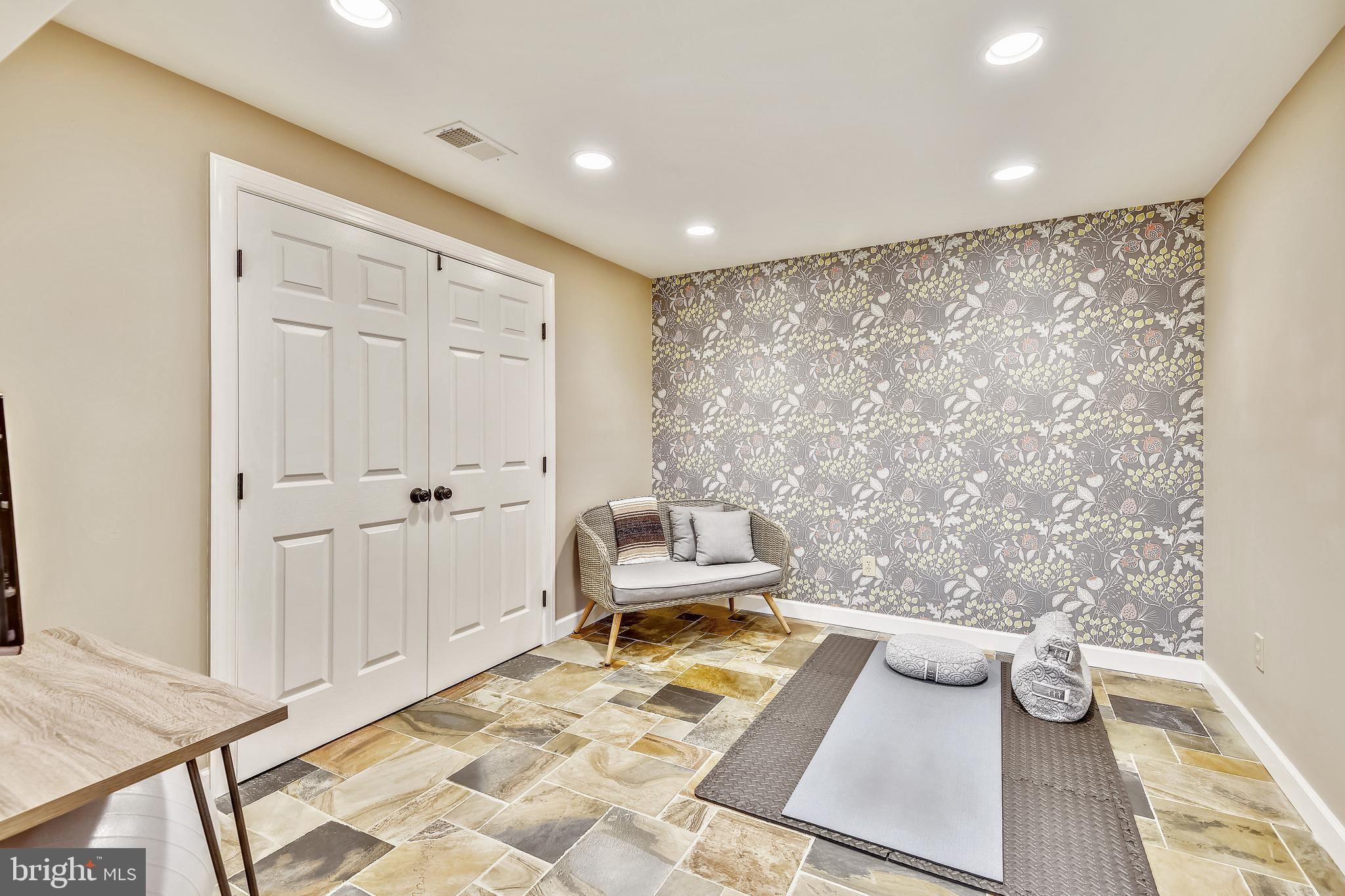 FRANKLIN FARM - Residential