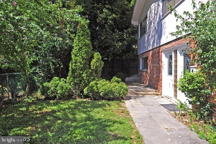 GLEN ECHO - Residential Lease