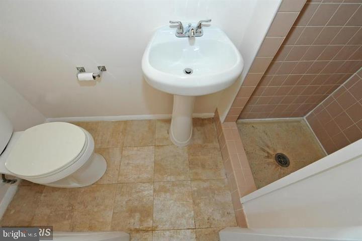 GLEN ECHO - Residential Lease