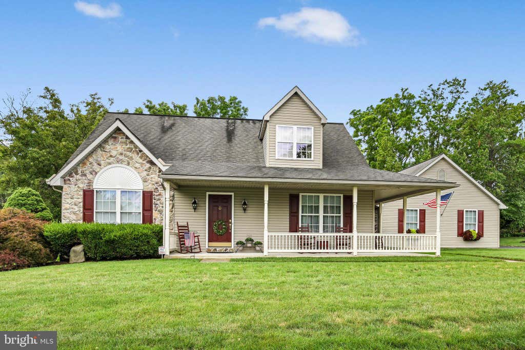 Photo of 1374 Clearview Drive, DENVER, PA 17517 (MLS # PALA2092534)
