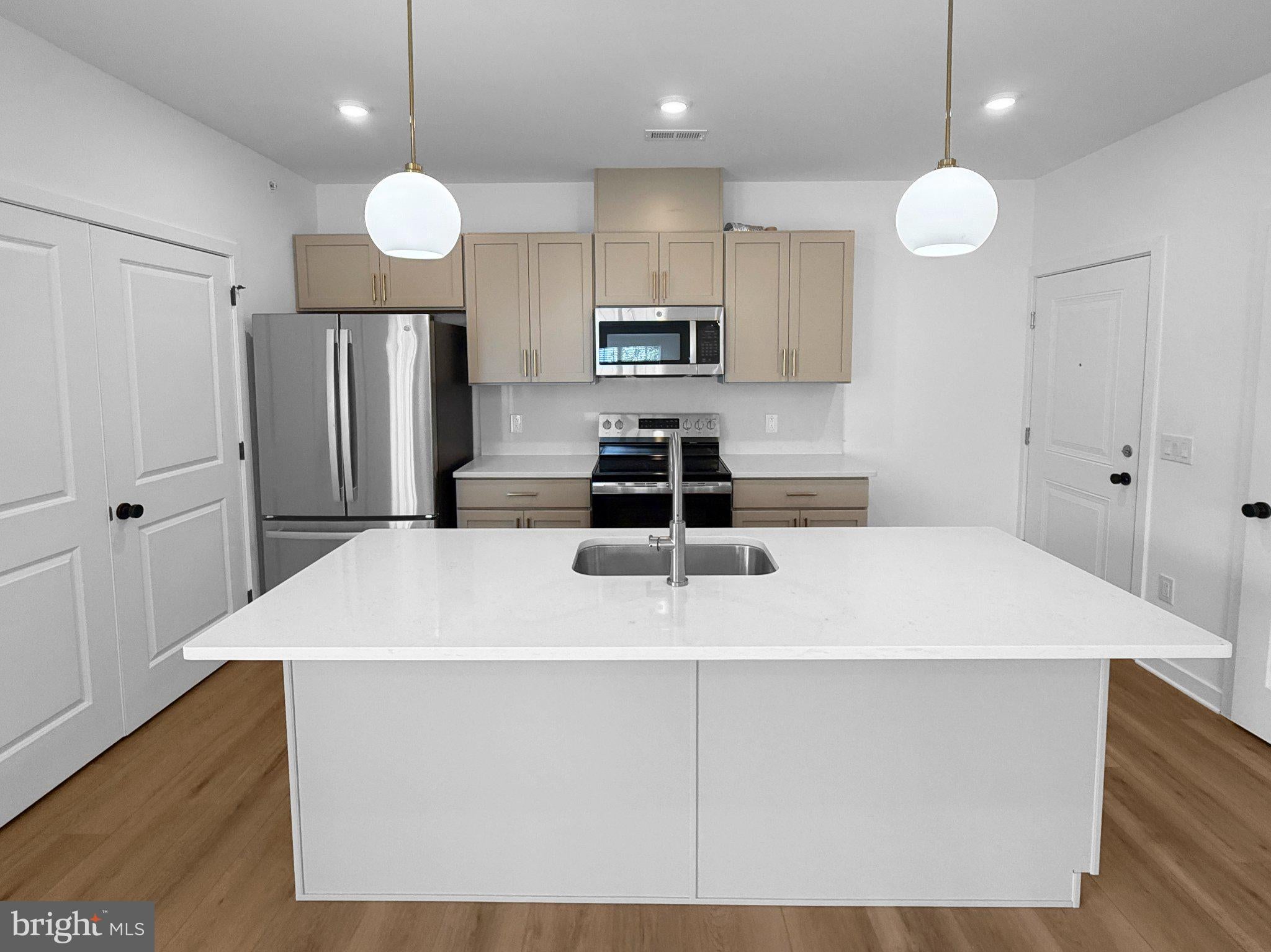 365 BUTLER AVENUE W 1B