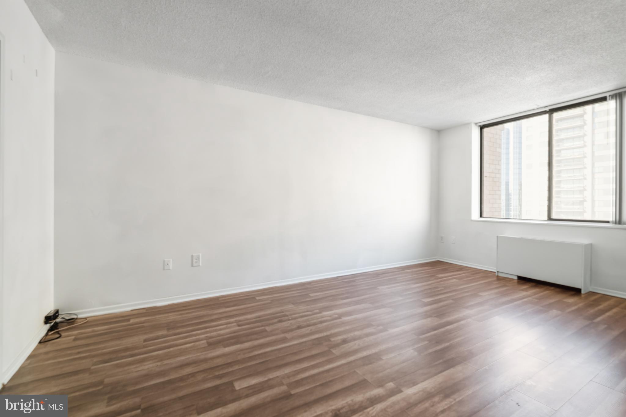 SKYLINE PLAZA - Residential