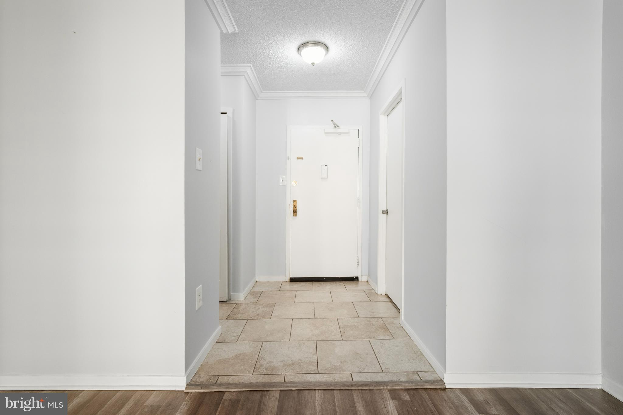 SKYLINE PLAZA - Residential