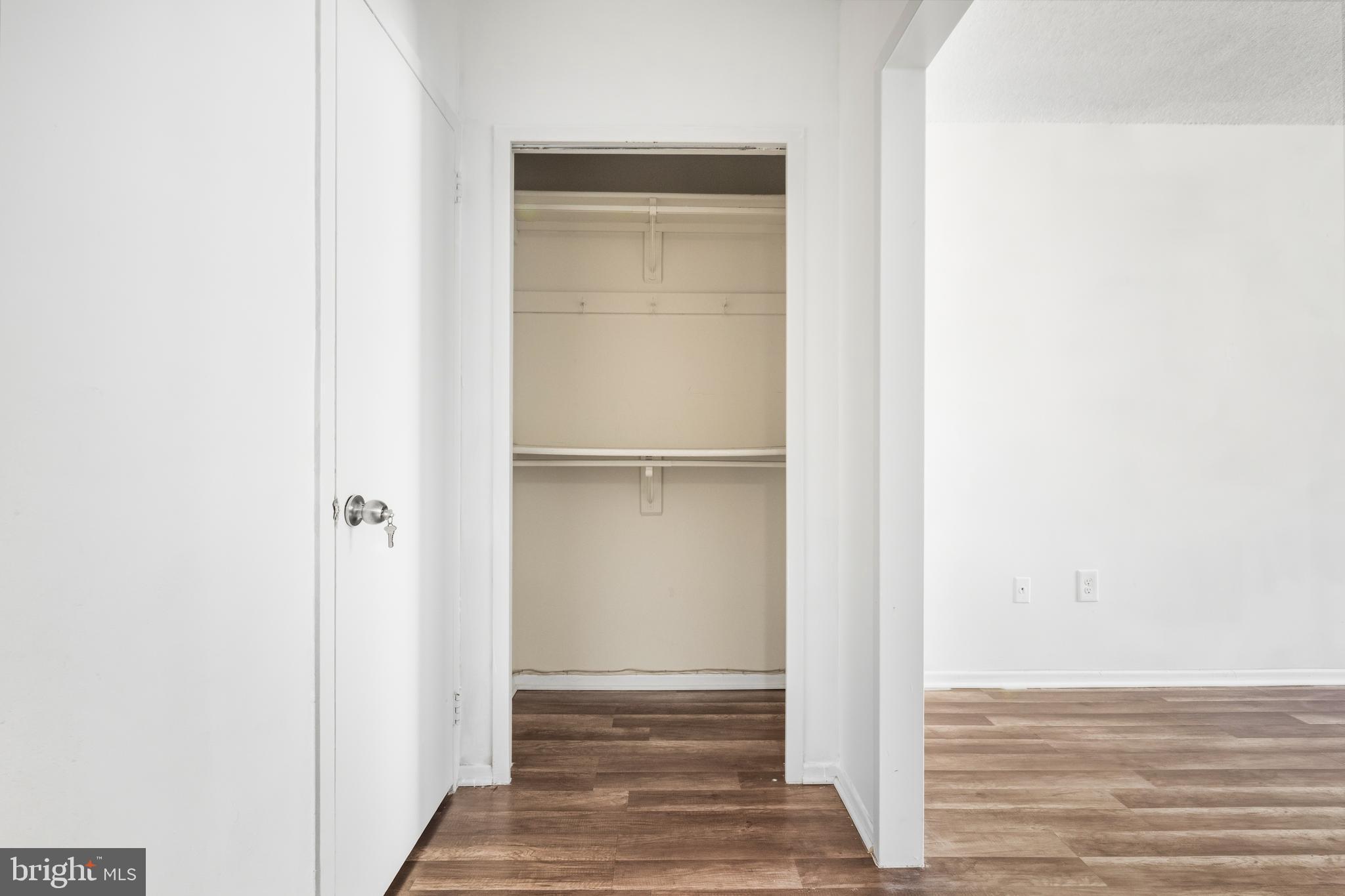 SKYLINE PLAZA - Residential