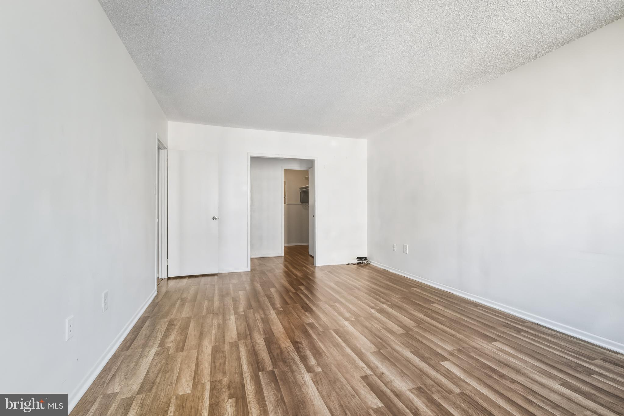 SKYLINE PLAZA - Residential