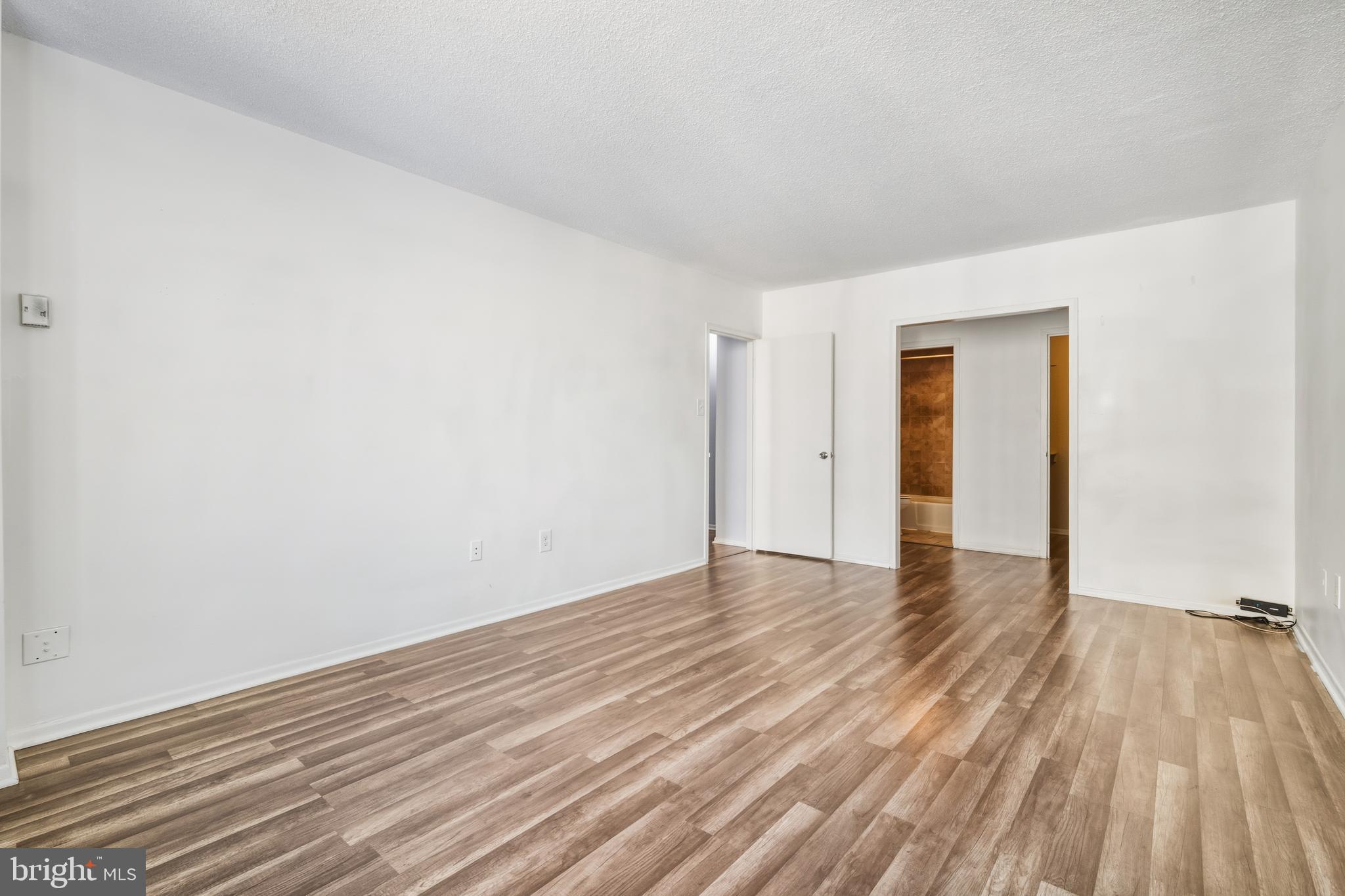 SKYLINE PLAZA - Residential